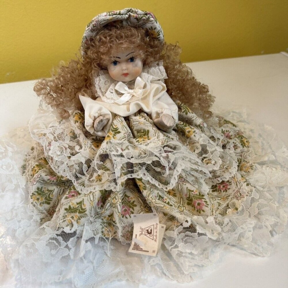 Vintage Doll Porcellane Di Capodimonte Doll 8in Tall Porcelain Doll
